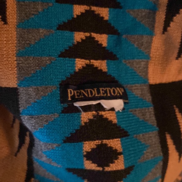 Pendleton shawl - Picture 3 of 3